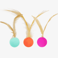 Värikkäät pomppivat kissan pallot sulilla