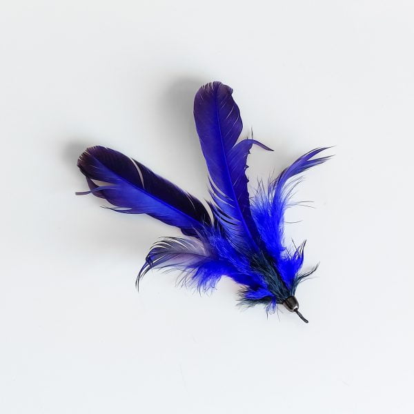 Kotimainen-kissanlelu-Yugie-Toys-Feathery-MAXI-sininen-kissasyotti-ekologiset-kissanlelut-eettiset-kissanlelut-lemmikkitarvikkeet-lemmikkitarvike-yugie