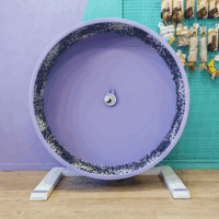 Violetti kotimaisena käsityönä valmistettu kissan juoksupyörä